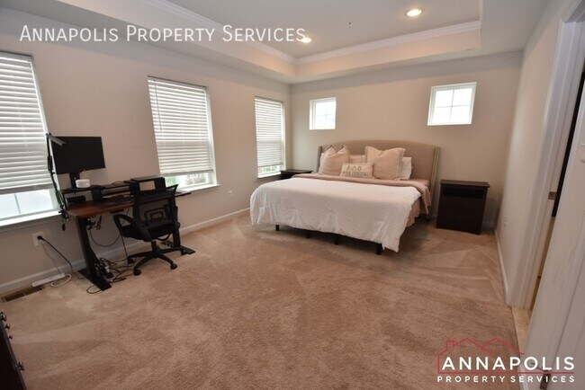 Building Photo - 1379 Hawthorn Dr