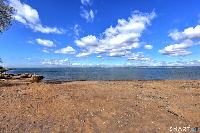 Building Photo - 1 Cora St