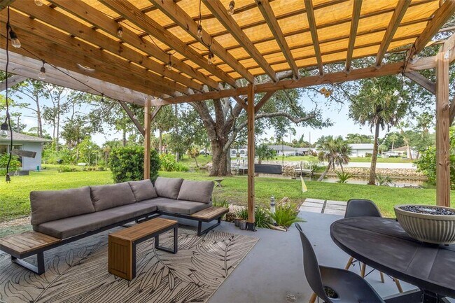 Building Photo - 2586 Auburn Blvd