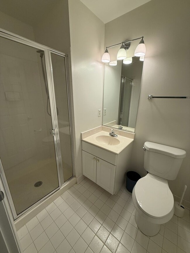 Building Photo - Beautiful 3 bed/3.5 Bath in ideal location!