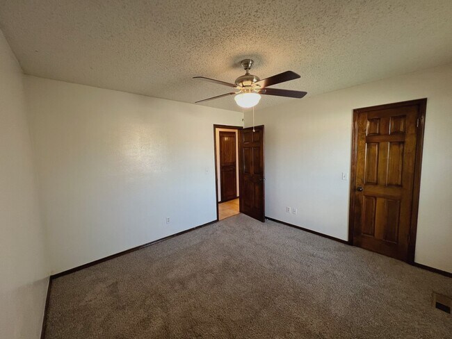 Building Photo - CHARMING 3 BED IN EDMOND!