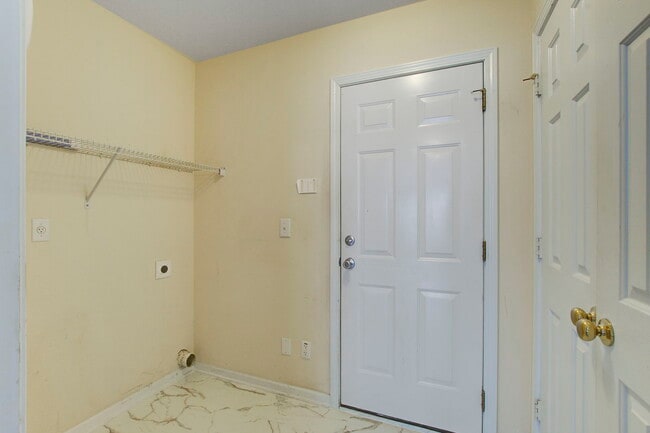 Building Photo - 111 Meadowvale Ln