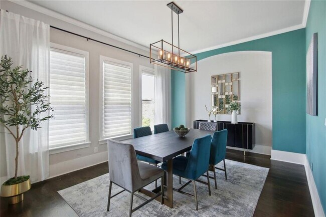 Building Photo - 692 Drewry St NE