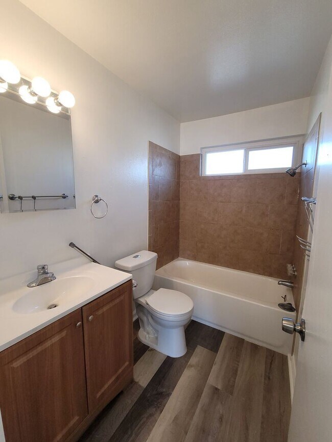 Building Photo - 2 br, 2 bath House - 7734 La Mancha Way