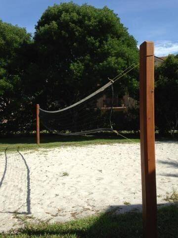 Building Photo - 1215 Crystal Way