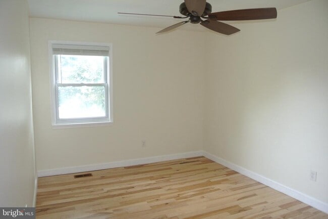 Building Photo - 6 Cobblestone Dr