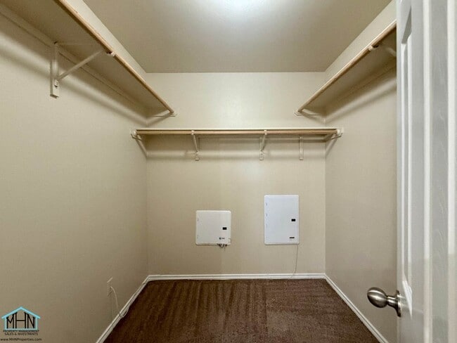 Building Photo - Beautiful Two Story Duplex Near Randolph AFB and FT SAM Houston!