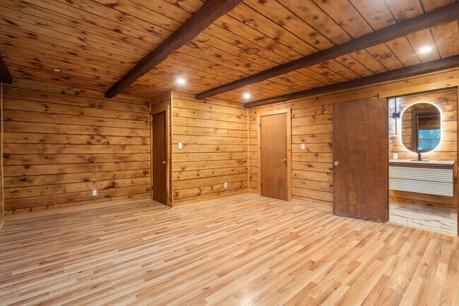 Building Photo - 56 Parmenter Ln