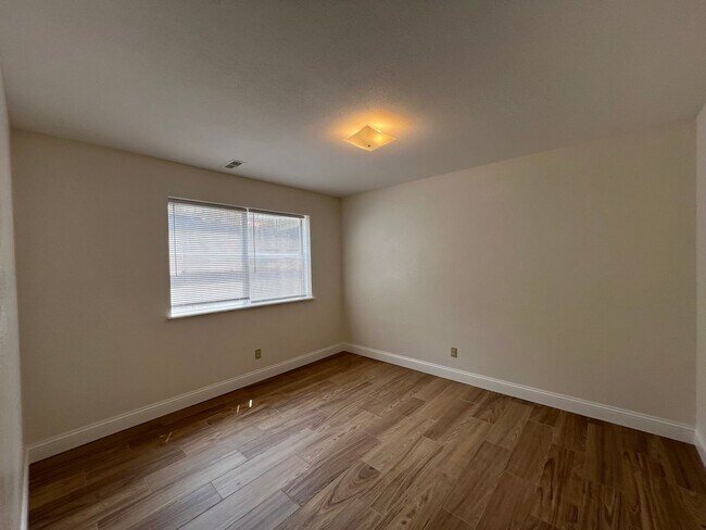 Building Photo - 428 Kays Ln