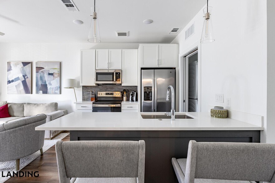 Building Photo - 5511 Caprock Smt Dr