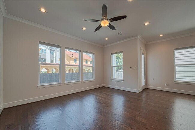 Building Photo - 1237 W 23rd St