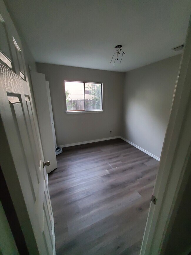 7443 Stonehouse Dr 7443 Stonehouse Dr San Antonio TX 78227