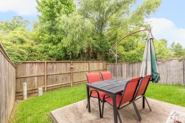 Building Photo - 87 Aventura Pl
