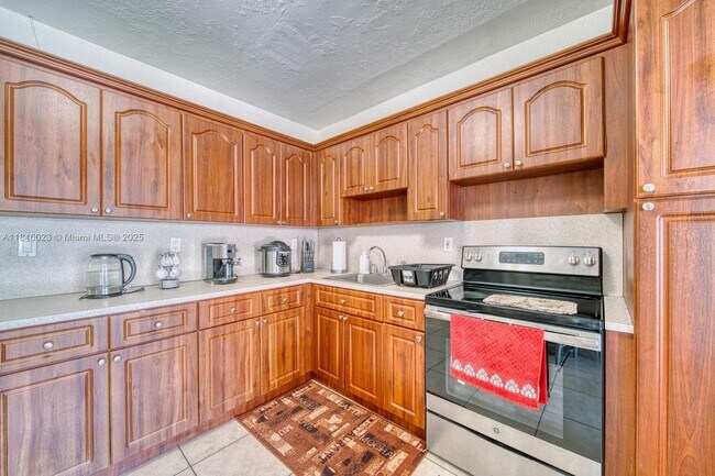 Building Photo - 3440 NW 87th Terrace