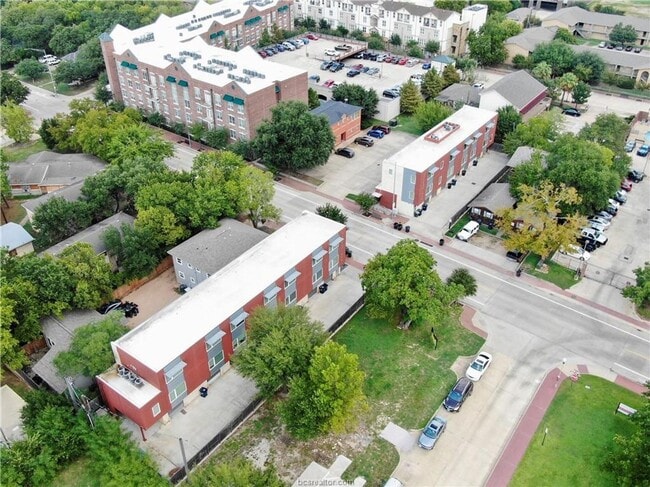 Building Photo - 1 Bed, 1.5 Bath Apartment on Northgate! Minutes from TAMU