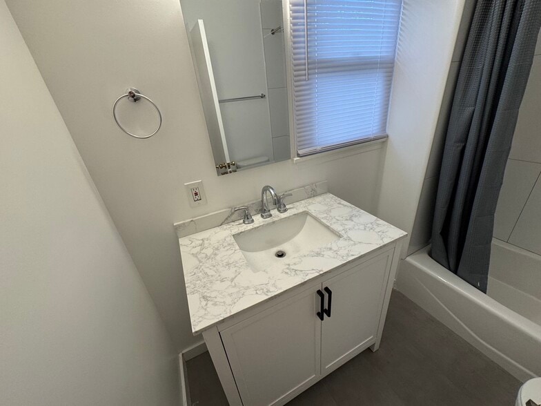 Building Photo - 1748 S Robertson Blvd