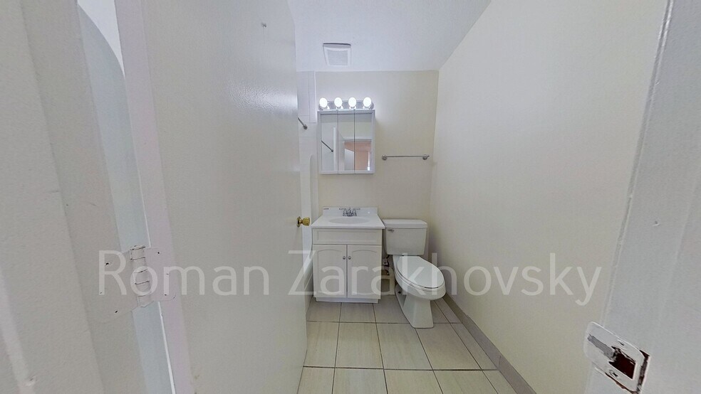 Building Photo - 88 Gardner St