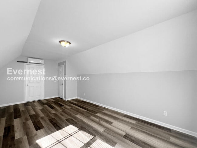 Building Photo - 5641 Kaitlyn Dr W