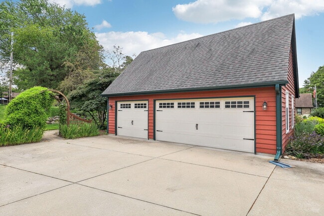 Building Photo - 14445 Cameron Ct