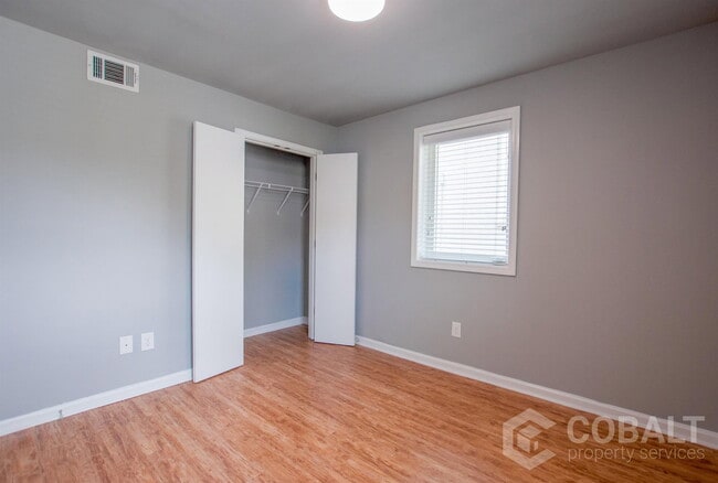 Building Photo - 271 Glen Iris Dr NE