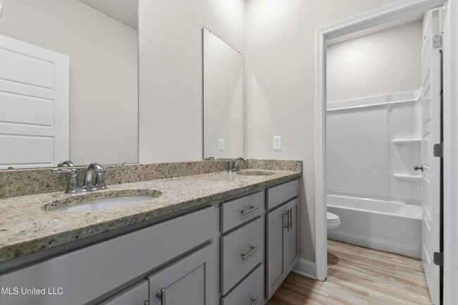 Building Photo - 12213 Savannah Cir