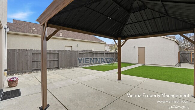 Building Photo - 3033 Ardley Dr