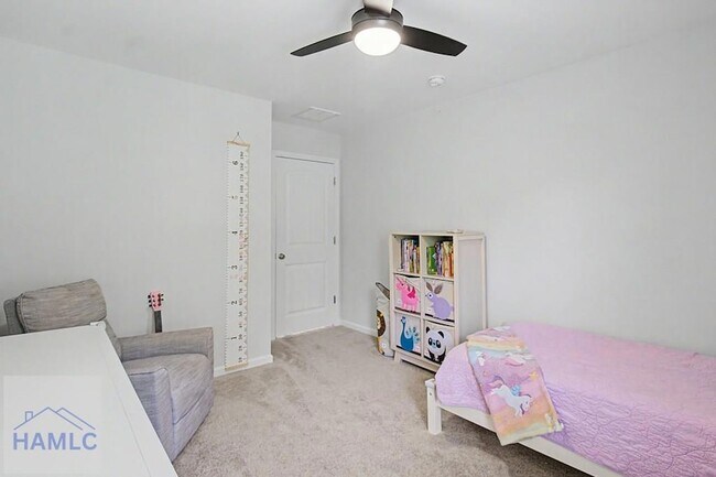 Building Photo - 160 Spring Hill Dr