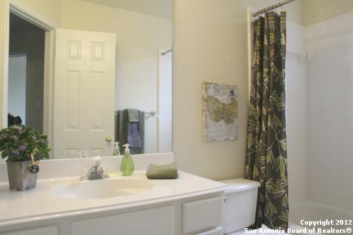 Building Photo - 6114 Oakwood Trail
