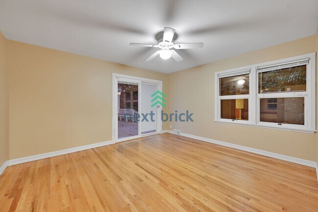 Building Photo - Stunning Bellevue Home for Rent