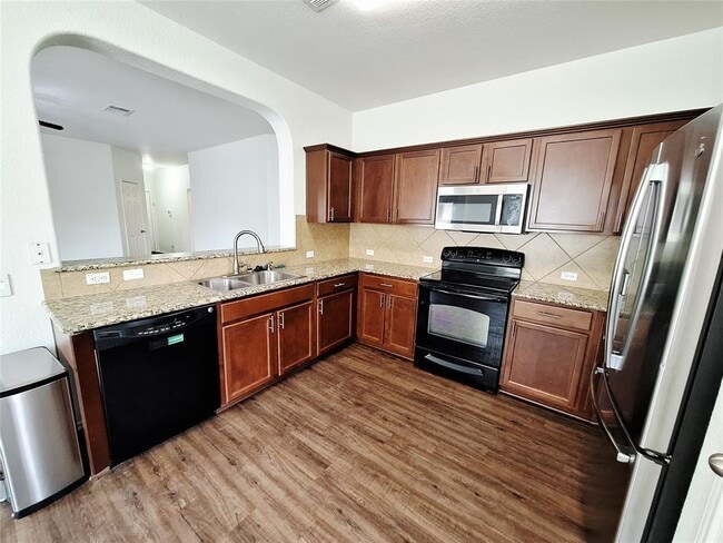 Building Photo - 325 Comal Run