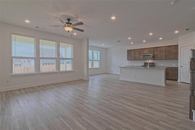 Building Photo - 212 Turnbuckle Bnd