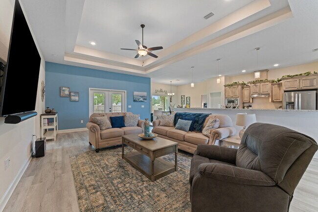 Building Photo - 5568 Micanopy Dr