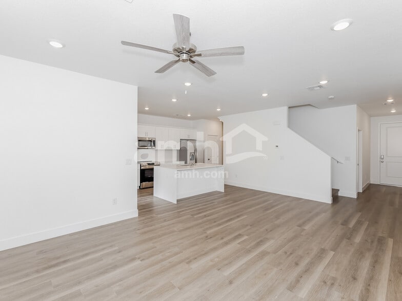 Building Photo - 9486 Aldersyde Dr