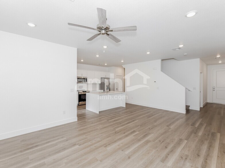 Building Photo - 9578 Marchmont Rd