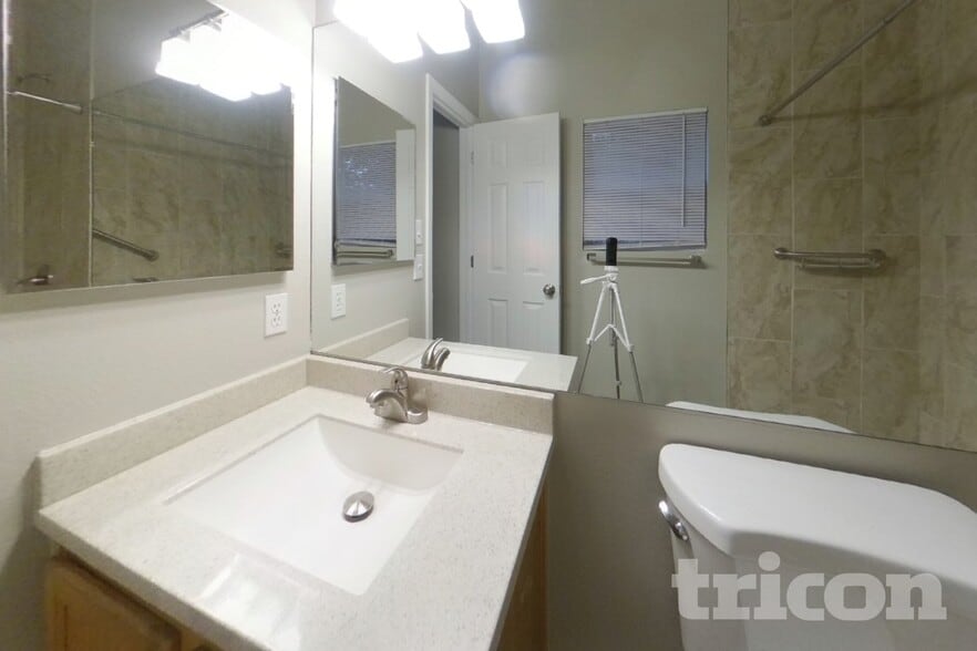 Building Photo - 8195 Radcliff Dr