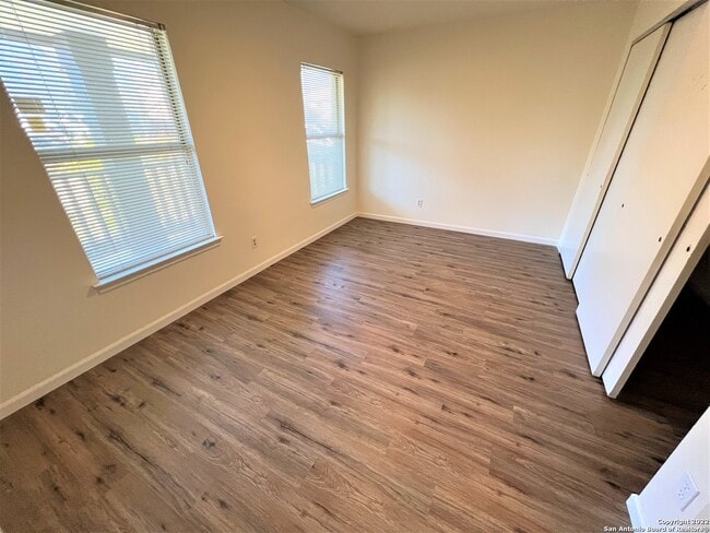 Building Photo - 8214 Chestnut Manor Dr