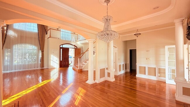 Building Photo - 738 Palmera Ct