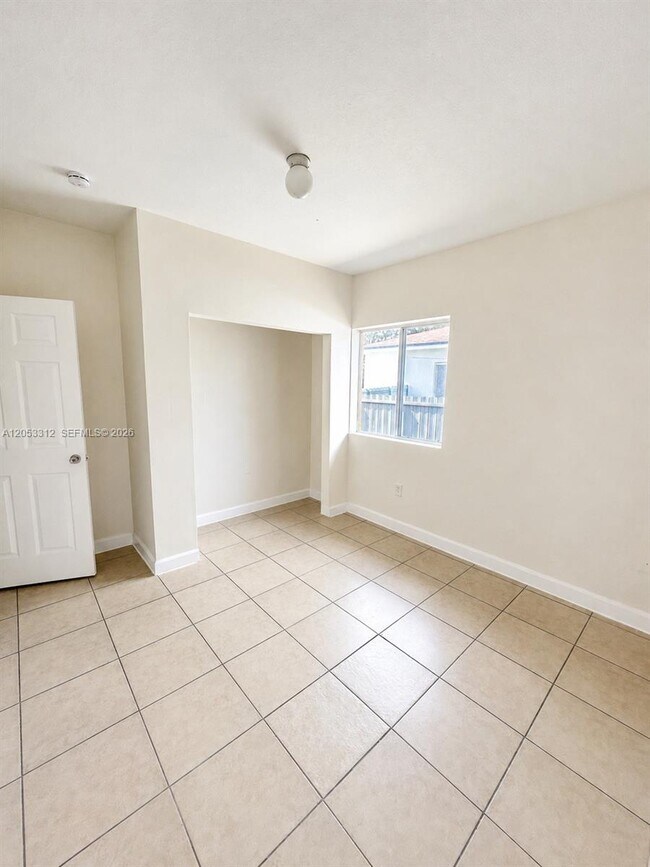 Building Photo - 26524 SW 138th Ave
