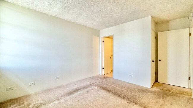Building Photo - 3161 Ala Ilima St