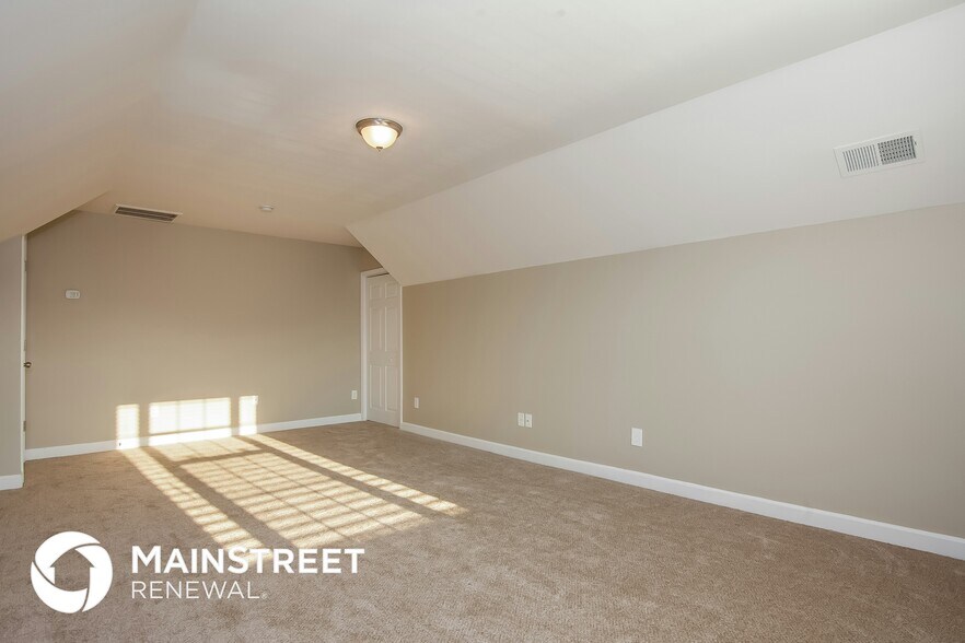 Building Photo - 453 Clearwater Dr