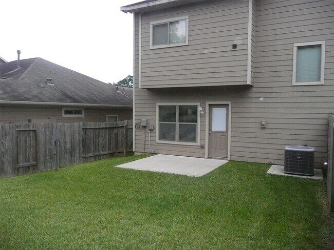 Building Photo - 39 Woodland Hills Dr