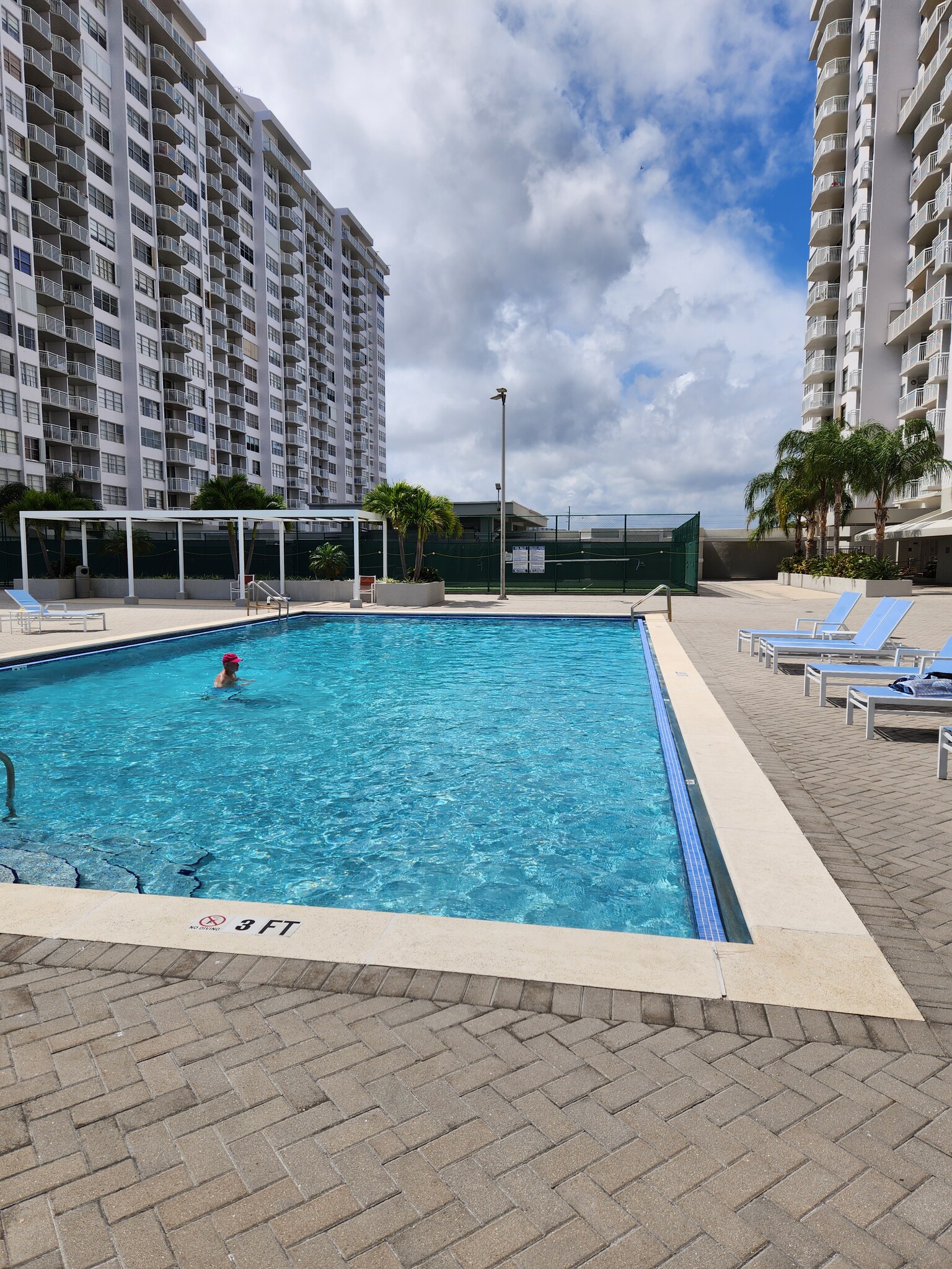 North pool - 18081 Biscayne Blvd