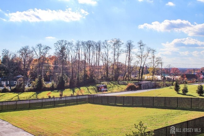 Building Photo - 601 Charleston Dr