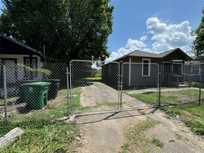 Building Photo - 3428 Reeves St