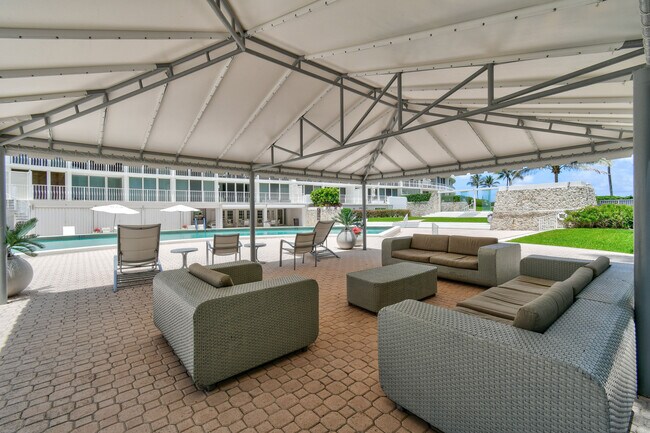 Building Photo - 2774 S Ocean Blvd
