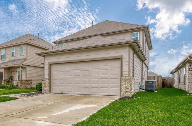 Building Photo - 17219 Quiet Song Ct