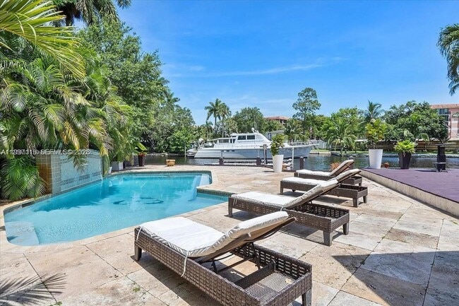 Building Photo - 800 SW 12th Ave