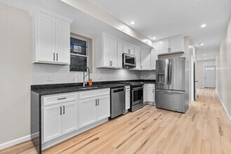 Building Photo - 2202 E Fayette St