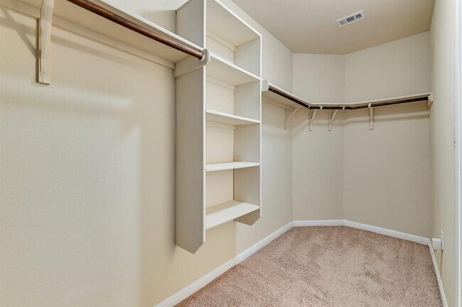 Building Photo - 18421 Tallgrass Prairie Dr