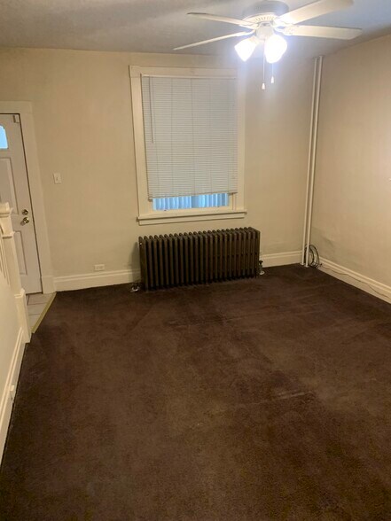 Living room - 23 Slate St